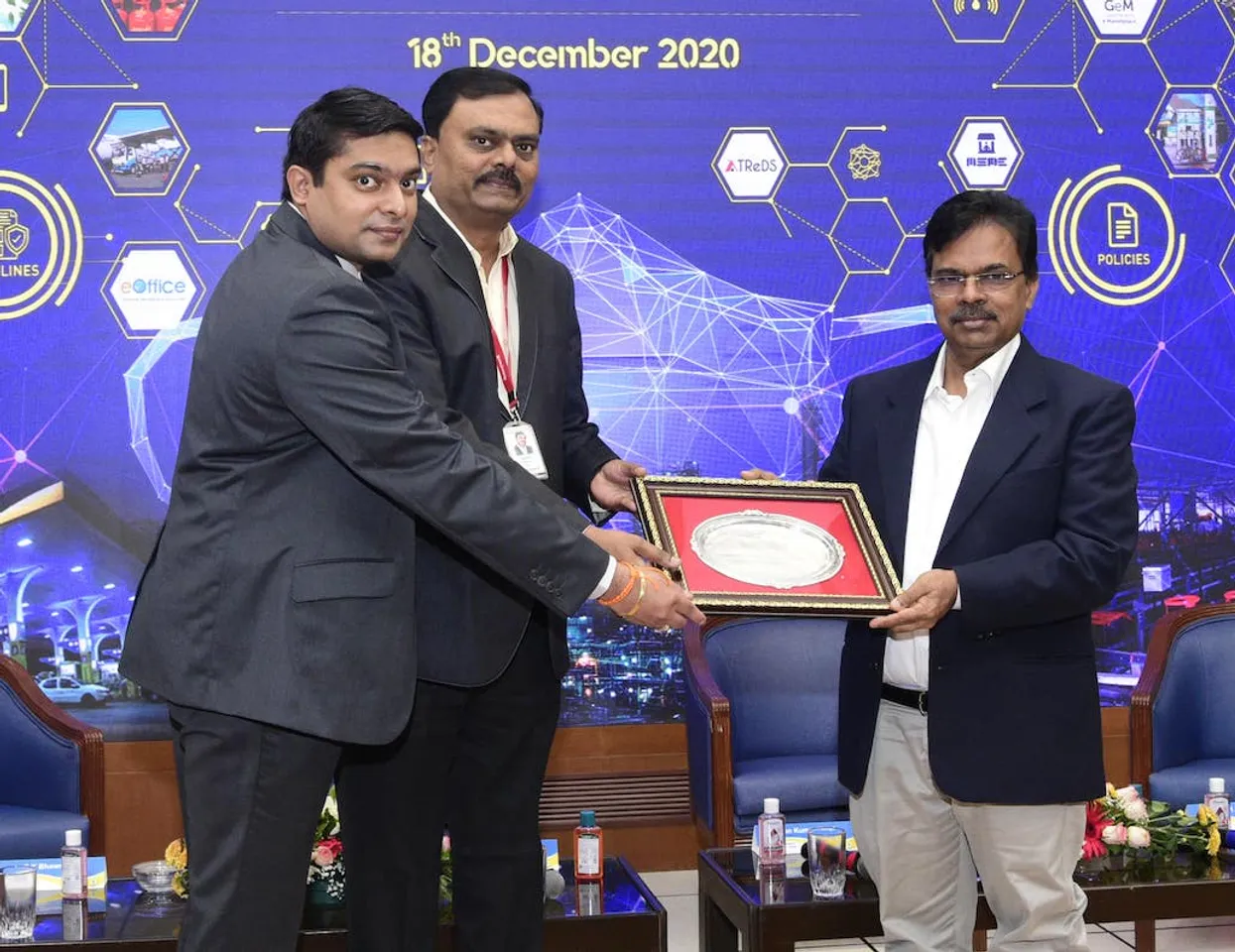 L-R Mr. Karthik Manjeri, Sr. Account Manager, Honeywell_ Mr. Sunil Nawale, Operations Head, Honeywell_ Mr. T. Peethambaran, Executive Director, LPG, BPCL