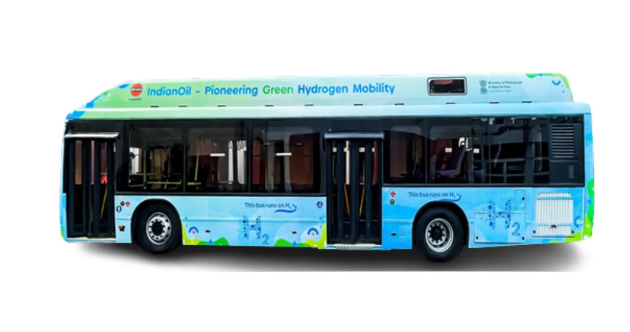 Union Minister Hardeep S Puri Flags Off 1st Green Hydrogen Bus