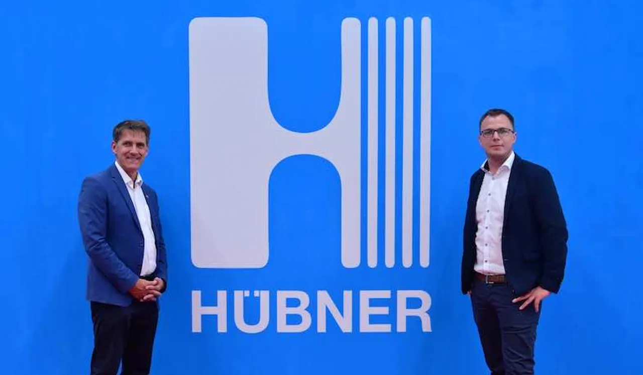 Uwe Sperber (Site Manager of HUBNER India) (Left) and Kai Mentel (Managing Director of the HÜBNER Group) at the inauguration of HUBNER’s new “Namma Factory” in India (Right)