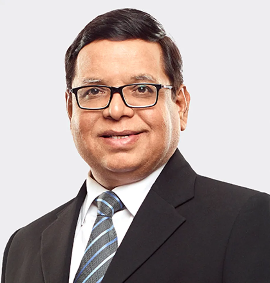 Suresh P Manglani, Adani Total Gas