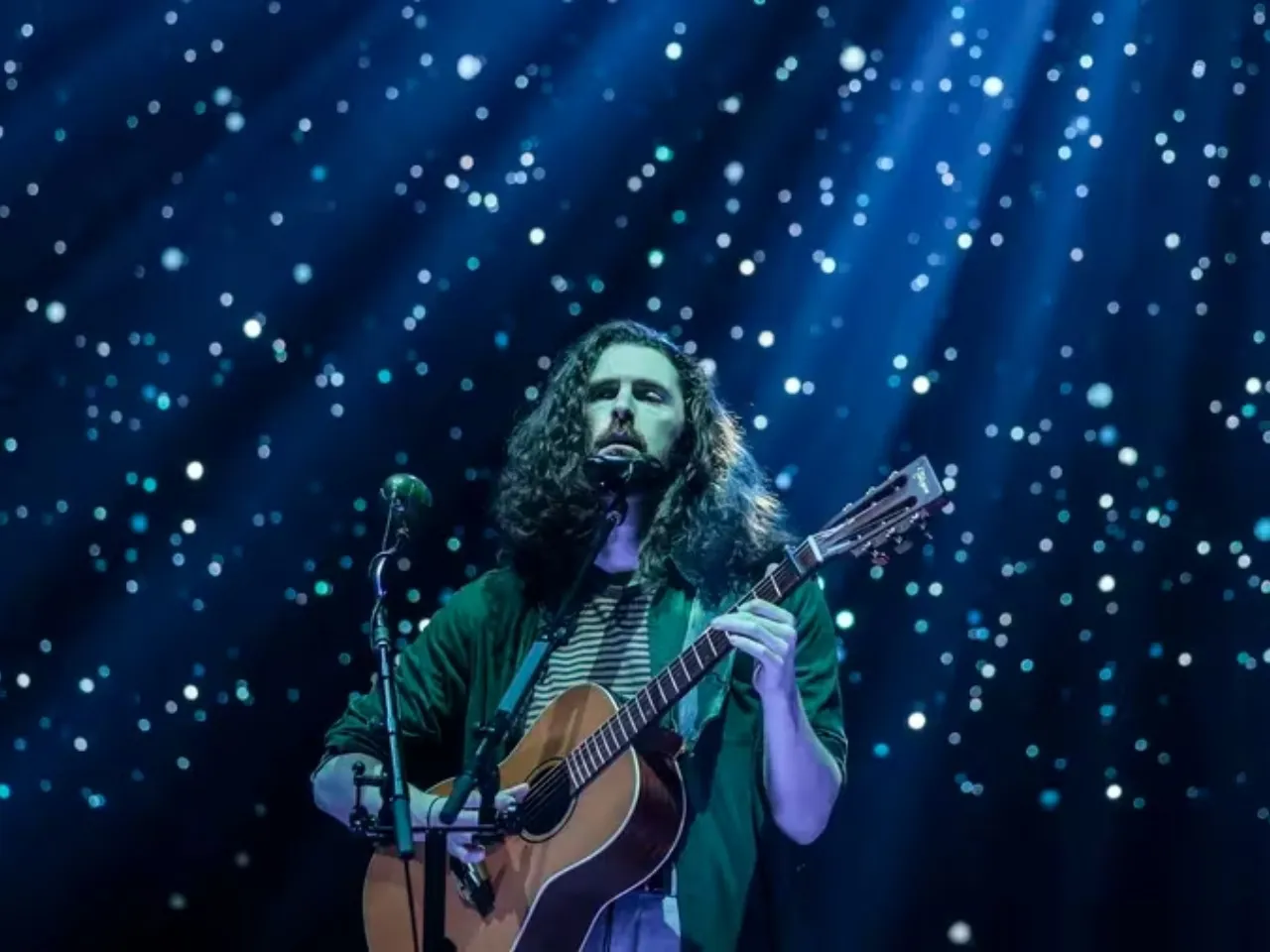 Hozier ignites a new kind of love in me and I want to experience it atleast once!