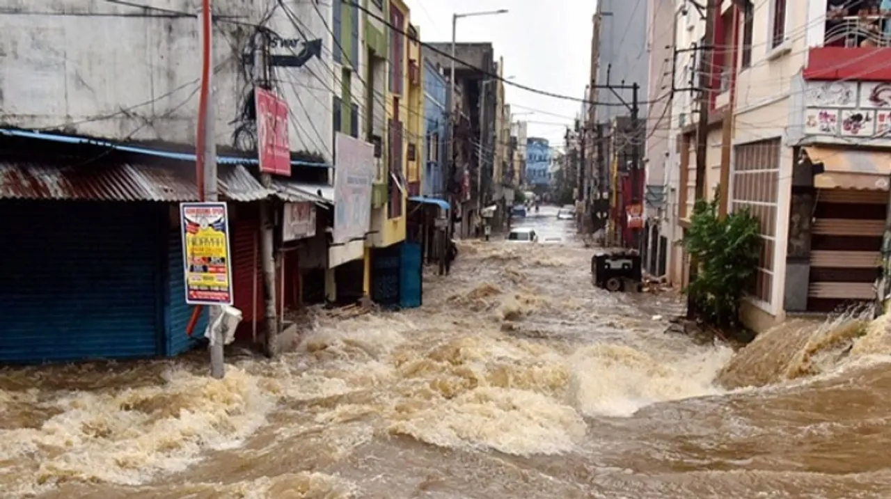 Telangana hit by floods resulting in 32 deaths and destruction