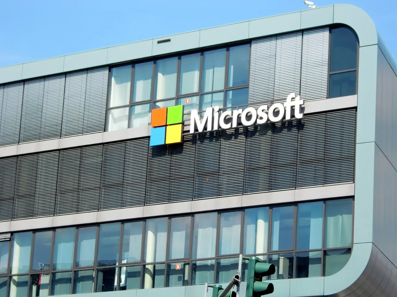 Microsoft recruits former Meta executive to strengthen AI team