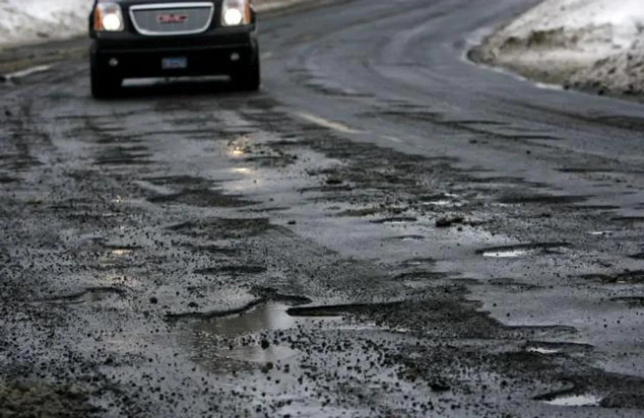 Social Media and a Fund-Raising Site 'Wishberry' Will Fill up Mumbai's Potholes