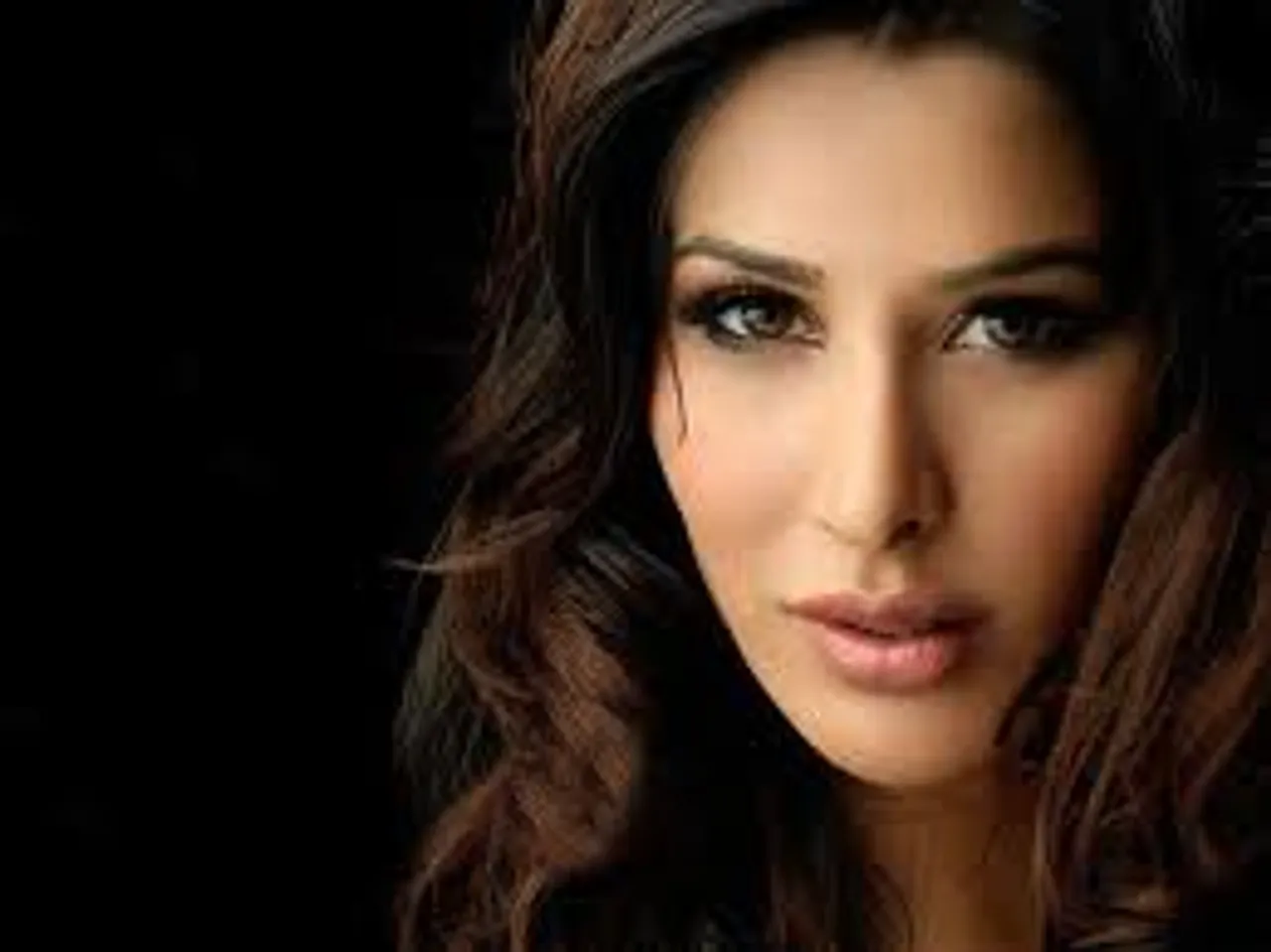 Interview with Ms.Sophie Choudry on Social Media