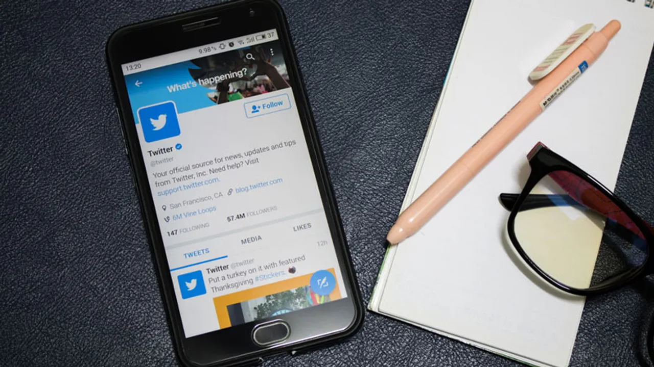 Twitter introduces customizable Direct Message Card for Businesses