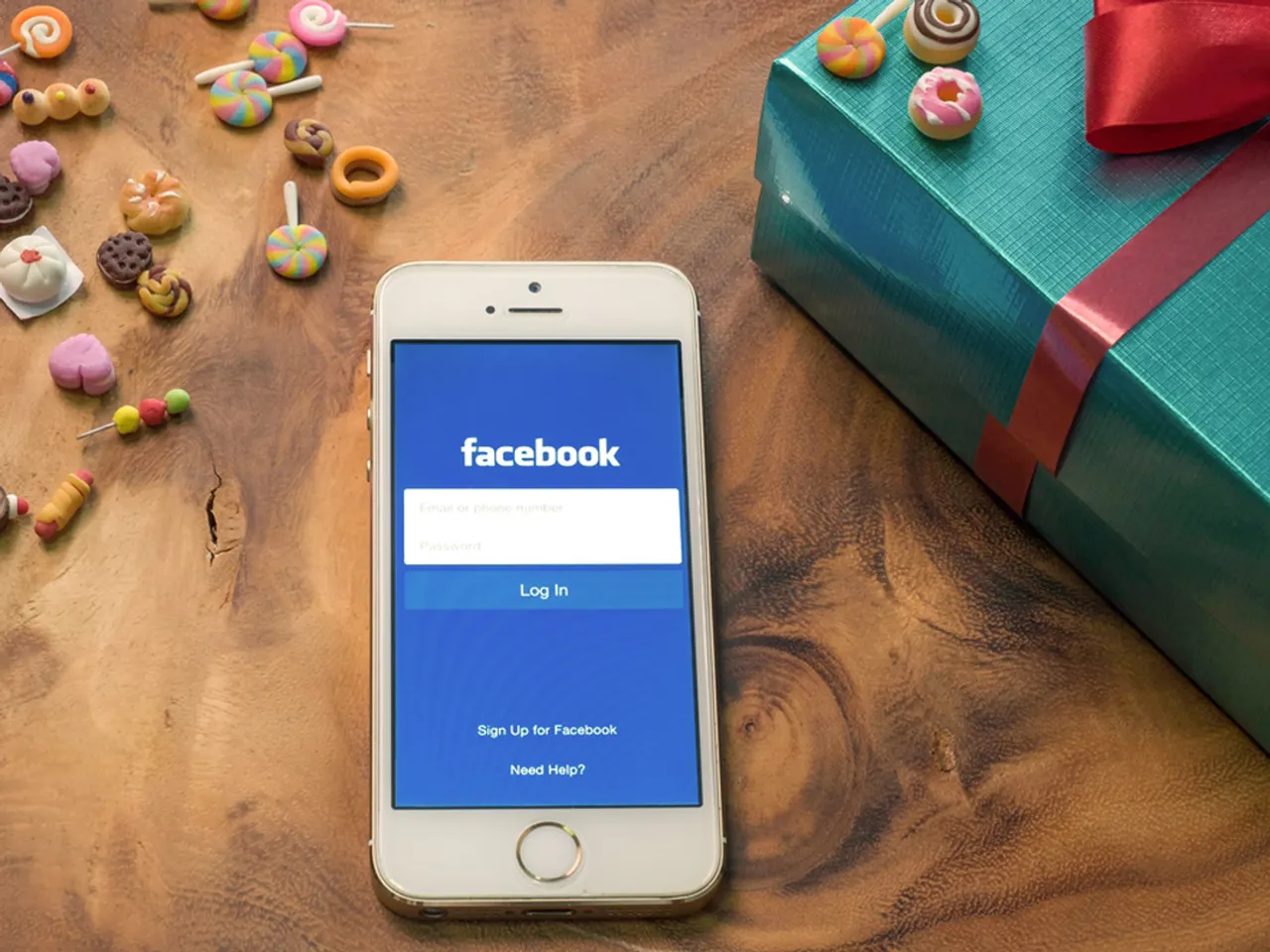 Facebook strengthens its mobile commerce game