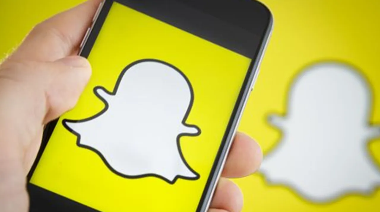 Infographic: Snapchat users buying behaviour data