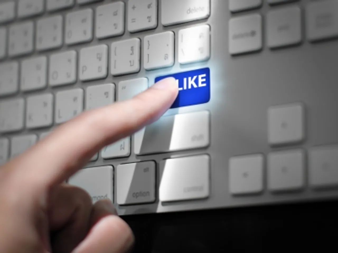 How to Get the Initial Likes to a New Facebook Page