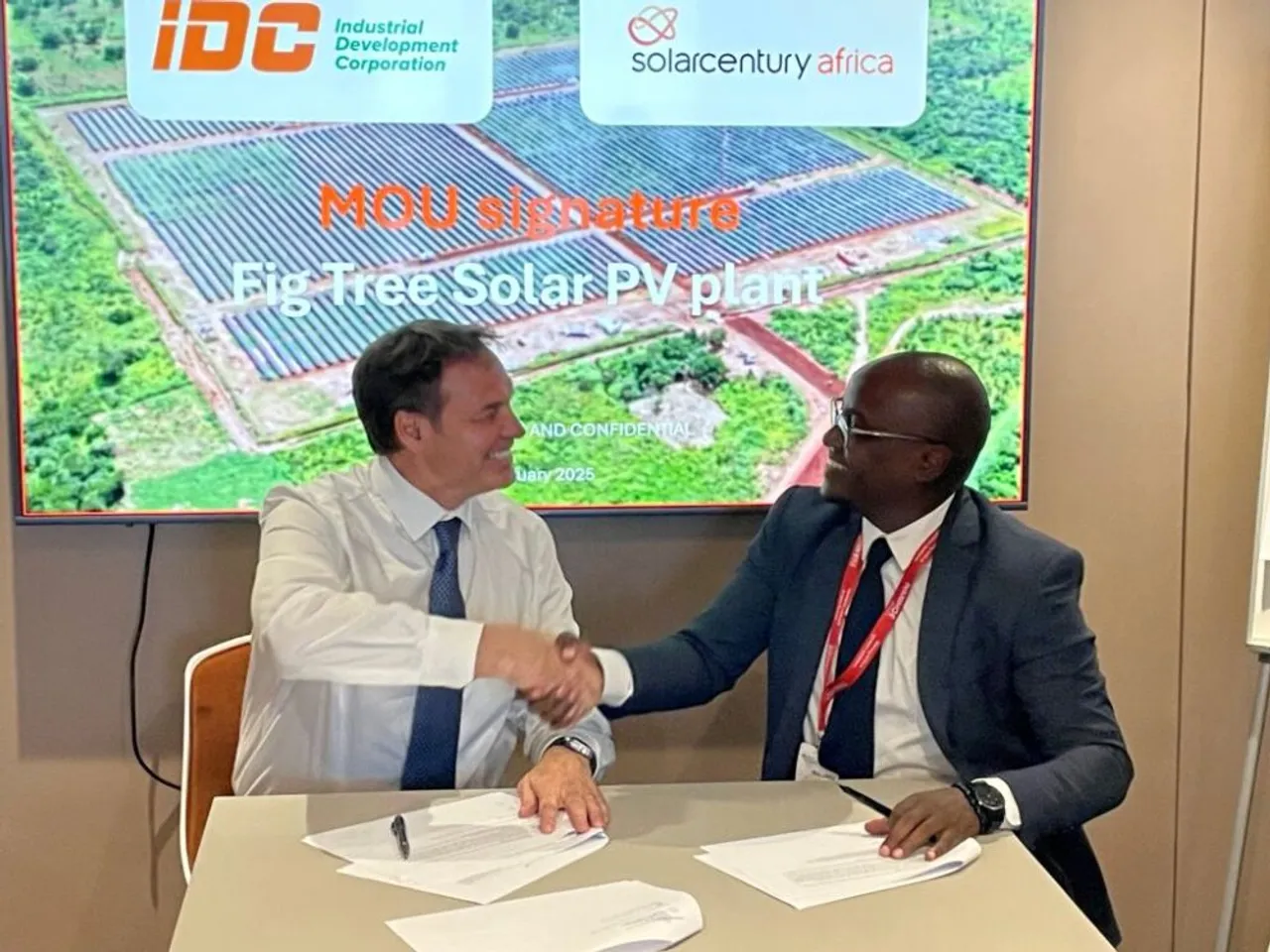 Solarcentury Africa managed development, design, funding, and delivery, while IDC secured the site for the 67 MW solar project. 