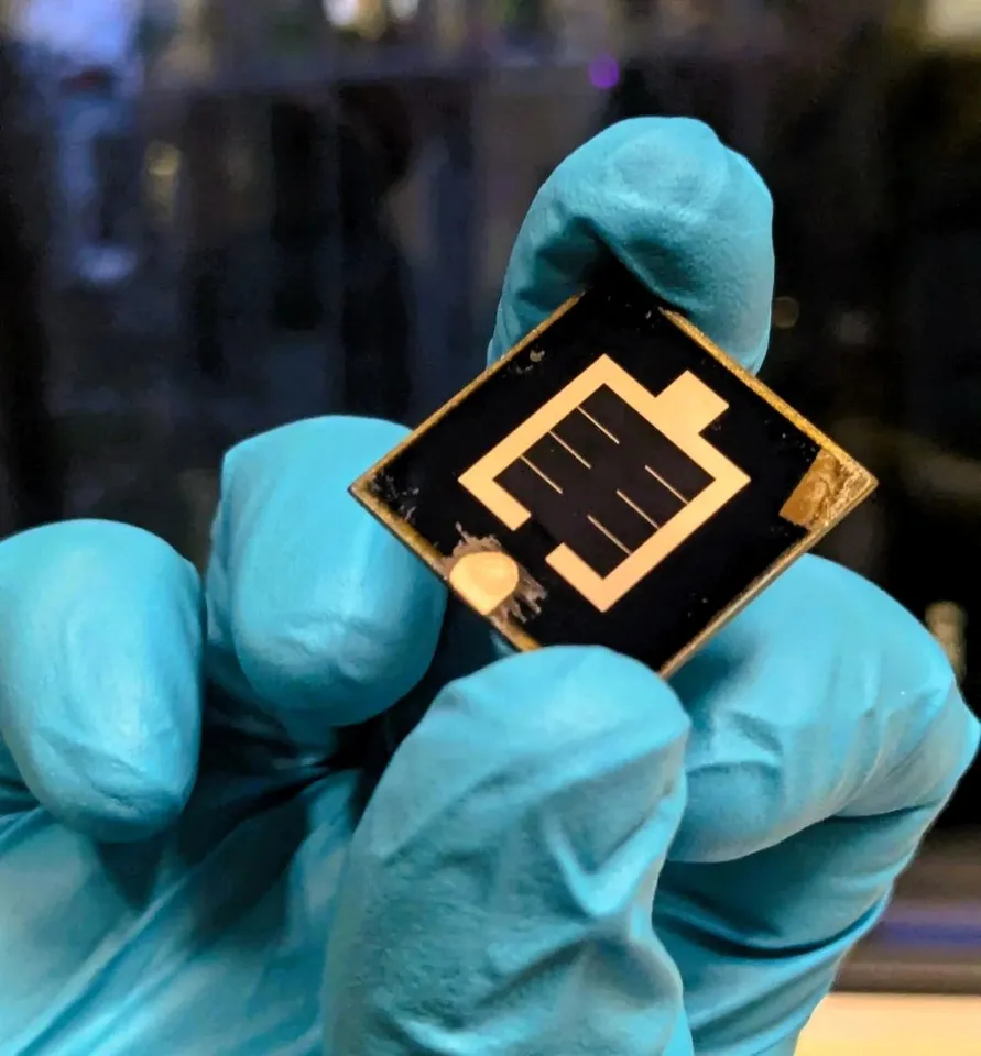 HZB and Humboldt University enhanced CIGS-perovskite tandem cells, achieving high efficiency with minimal material use and flexible applications. I
