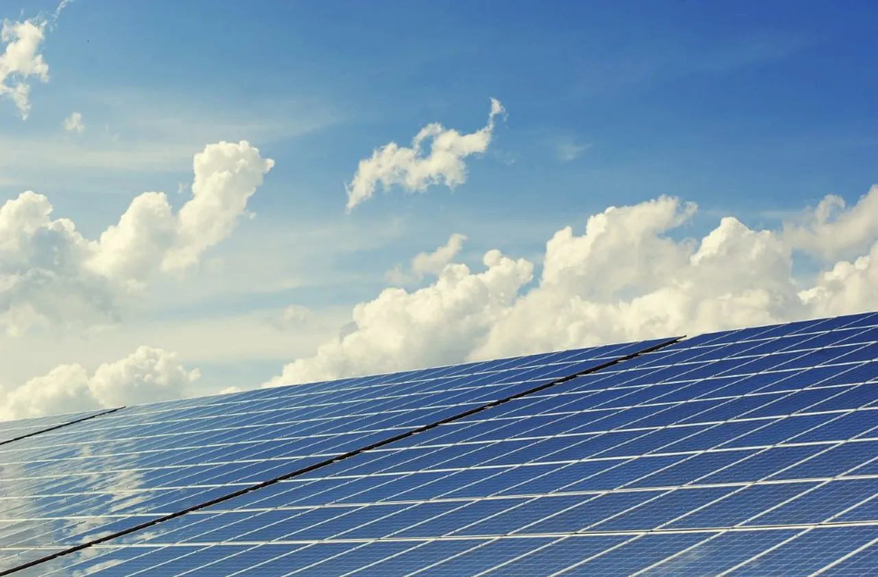 The 2.5 MW Faisalabad solar project, completed by Shams Power, used JA Solar modules for high-efficiency industrial energy generation.