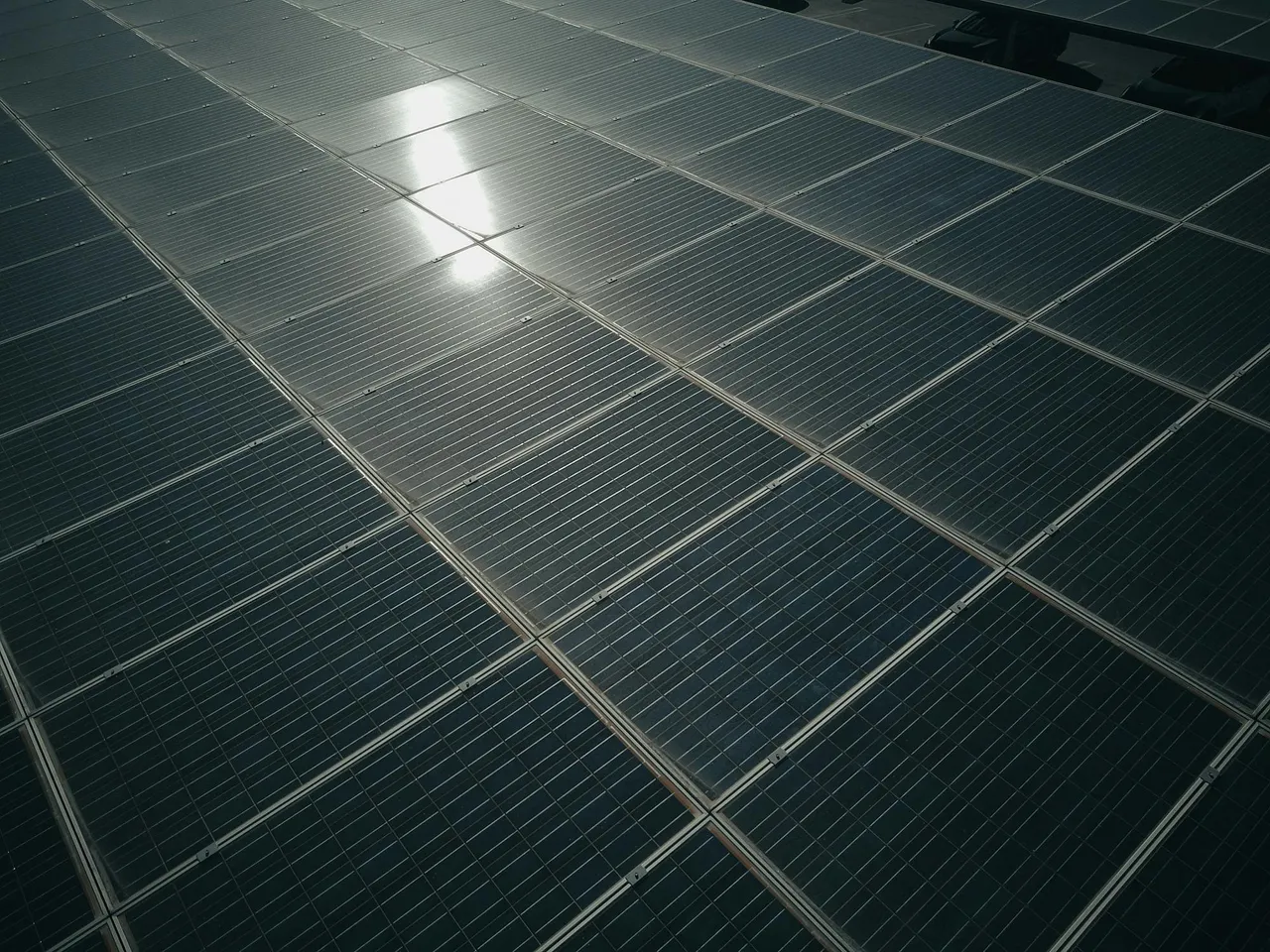 Neoen’s 400 MW solar portfolio sale made Verso Energy an electricity producer, adding both operational and developing projects to its renewable assets.