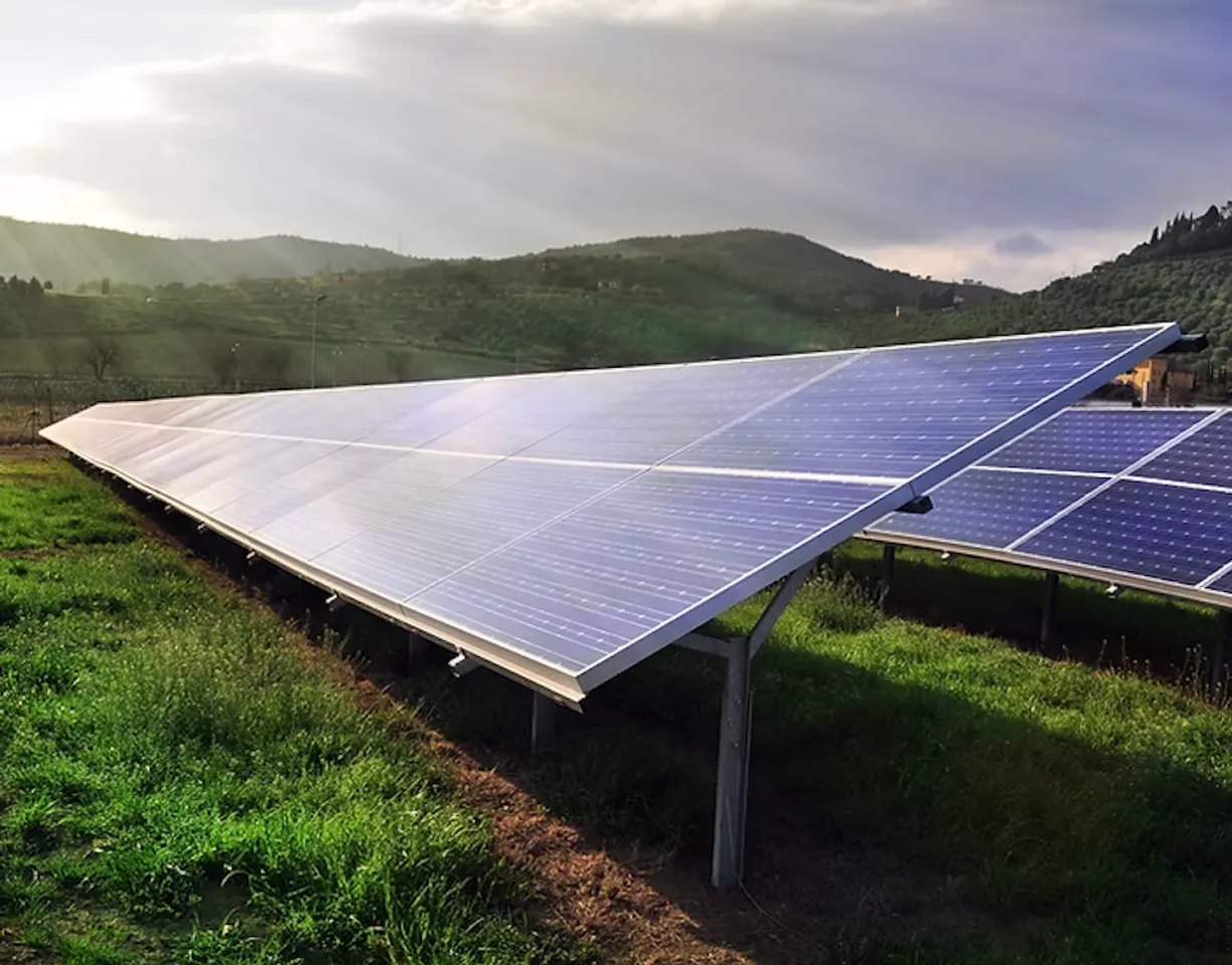 The 28 MW Mousam Solar project marks Louth Callan Renewables’ expansion into larger utility-scale solar developments across North America. 