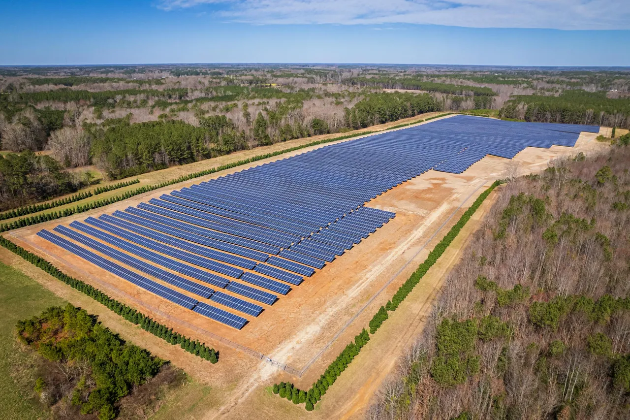 Show Me State Solar project, backed by DESRI and Ranger Power, secured funding to deliver cost-effective energy and support technology infrastructure.
