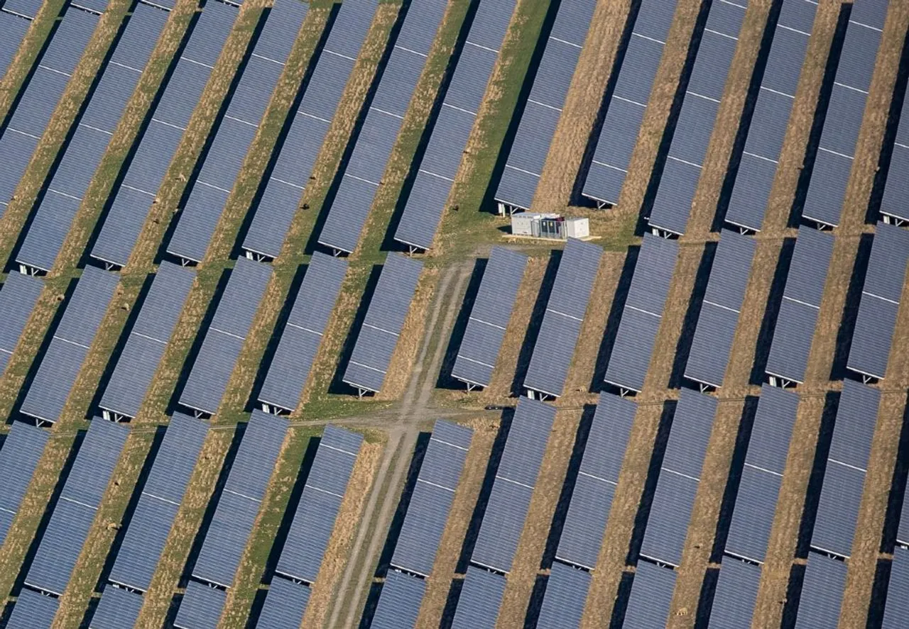 The agreement has secured India's lowest solar rate of Rs 2.15/kWh and has delivered cost benefits for the rail network. 