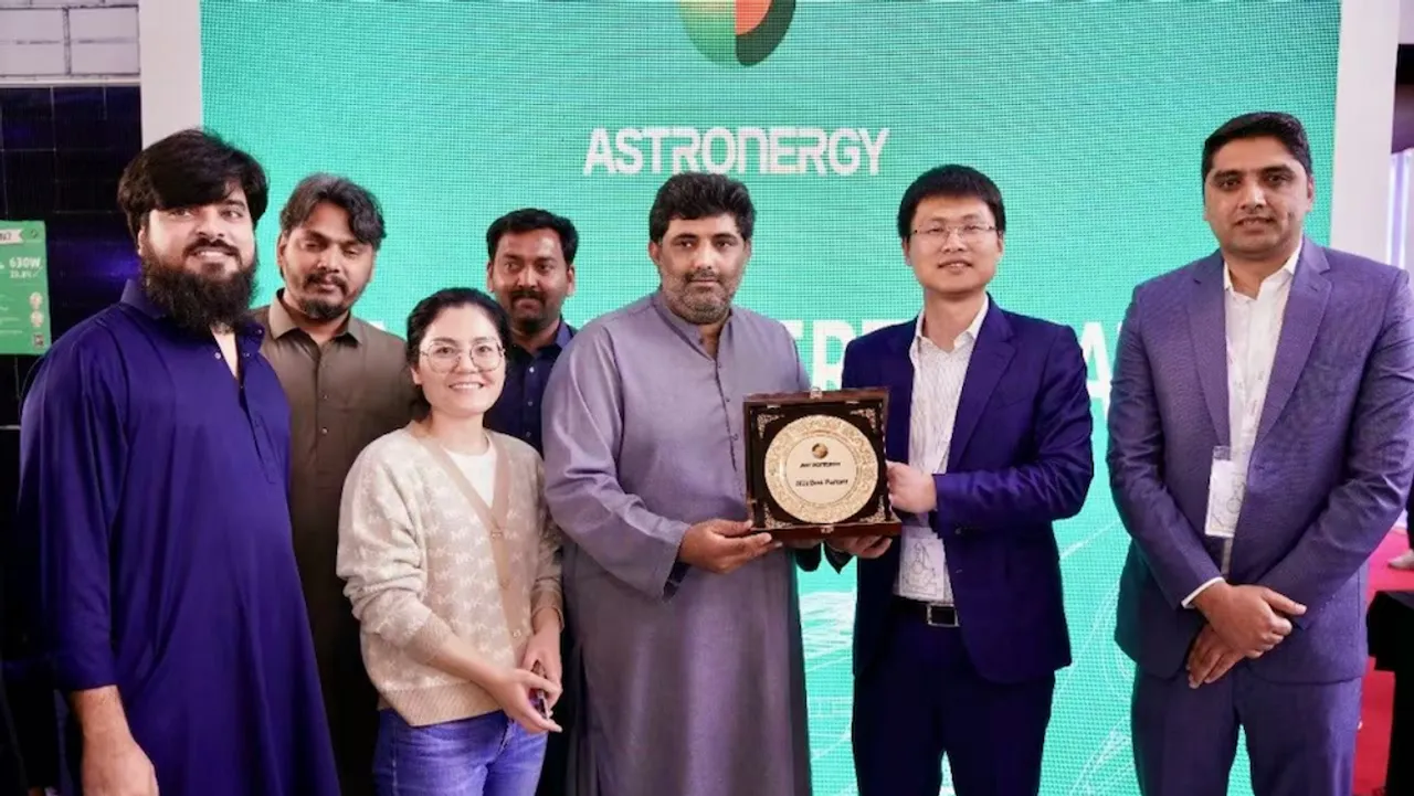 Astronergy hosted the “2024 Best Partner Awards” at Solar Pakistan 2025, recognizing top distributors and solidifying partnerships in the region. 