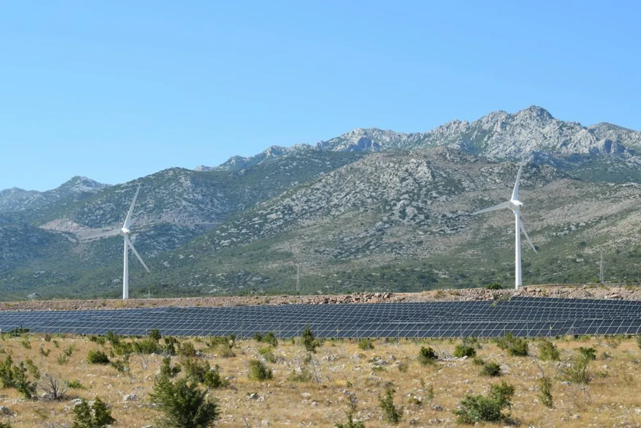 Avaada Group secured funding from PTT Group and Brookfield for renewable projects in Madhya Pradesh under SECI tenders.