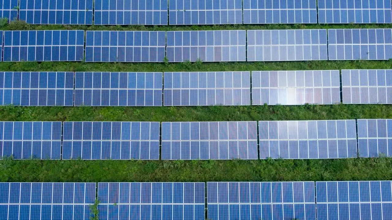 Adani Green Energy’s 12.25 GW capacity powered over 6.2 million homes and reduced 22.64 million tons of CO2 emissions annually.