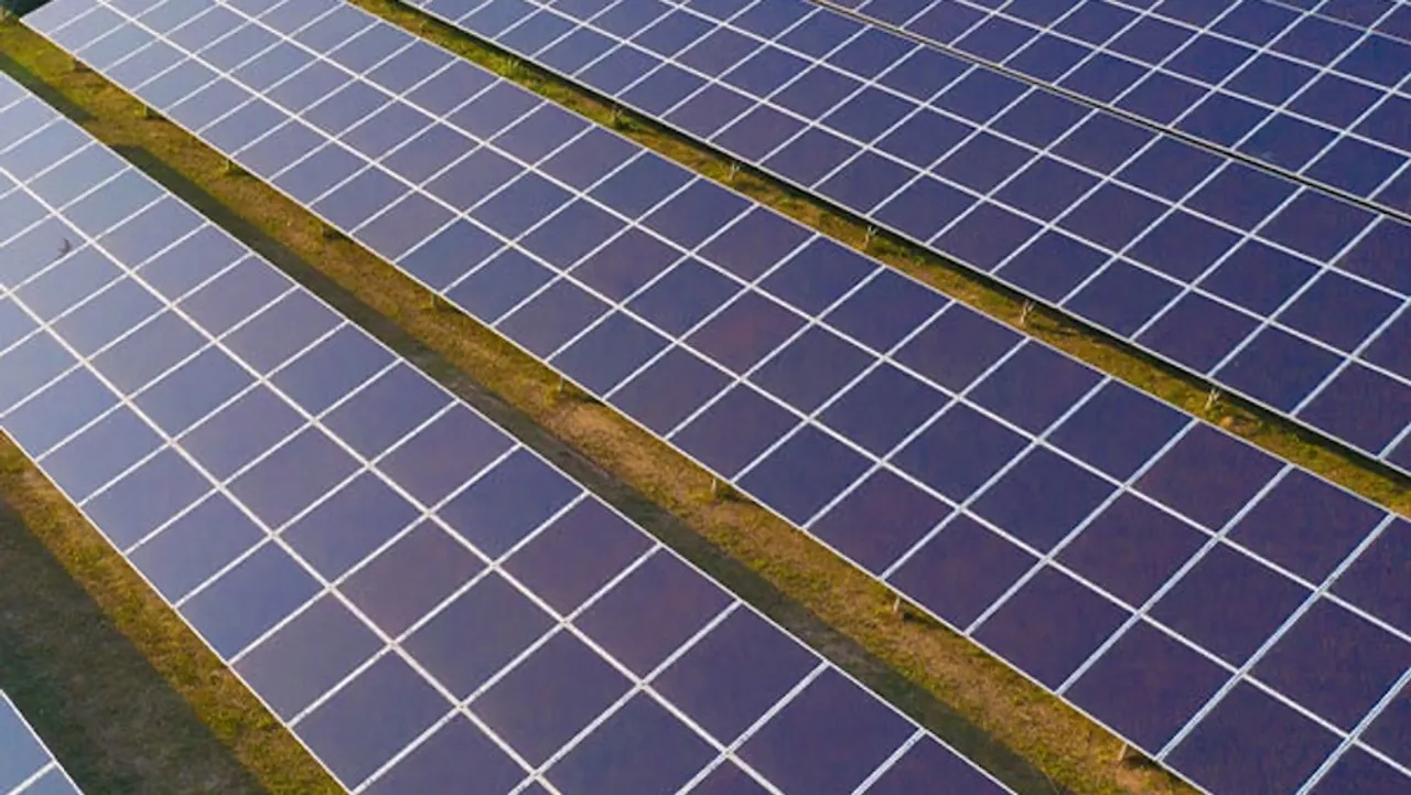 The Helia Plus bifacial PERC PV panels, shipped for GIPCL's project, were manufactured by Jakson Solar Modules and Cells. 