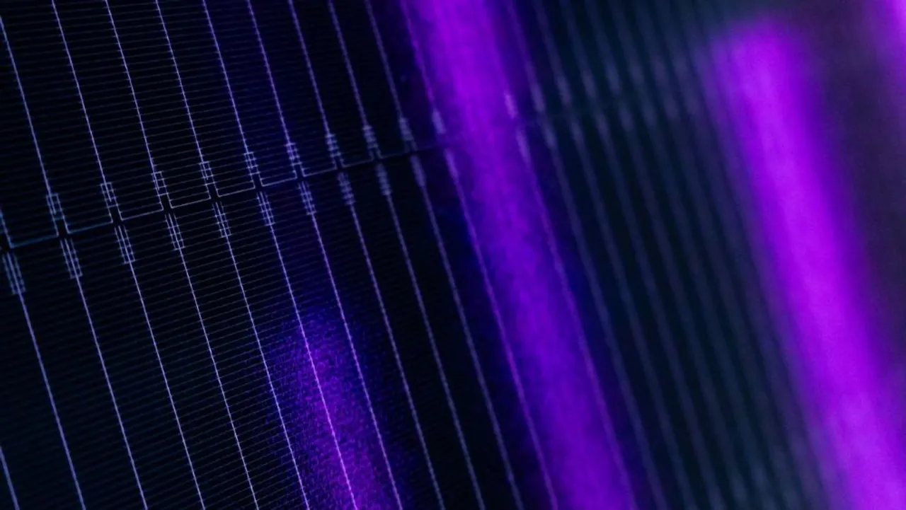 1KOMMA5° Full Black Solar Module 2.0 provided up to 455 W power with a 30-year product and linear performance guarantee.  