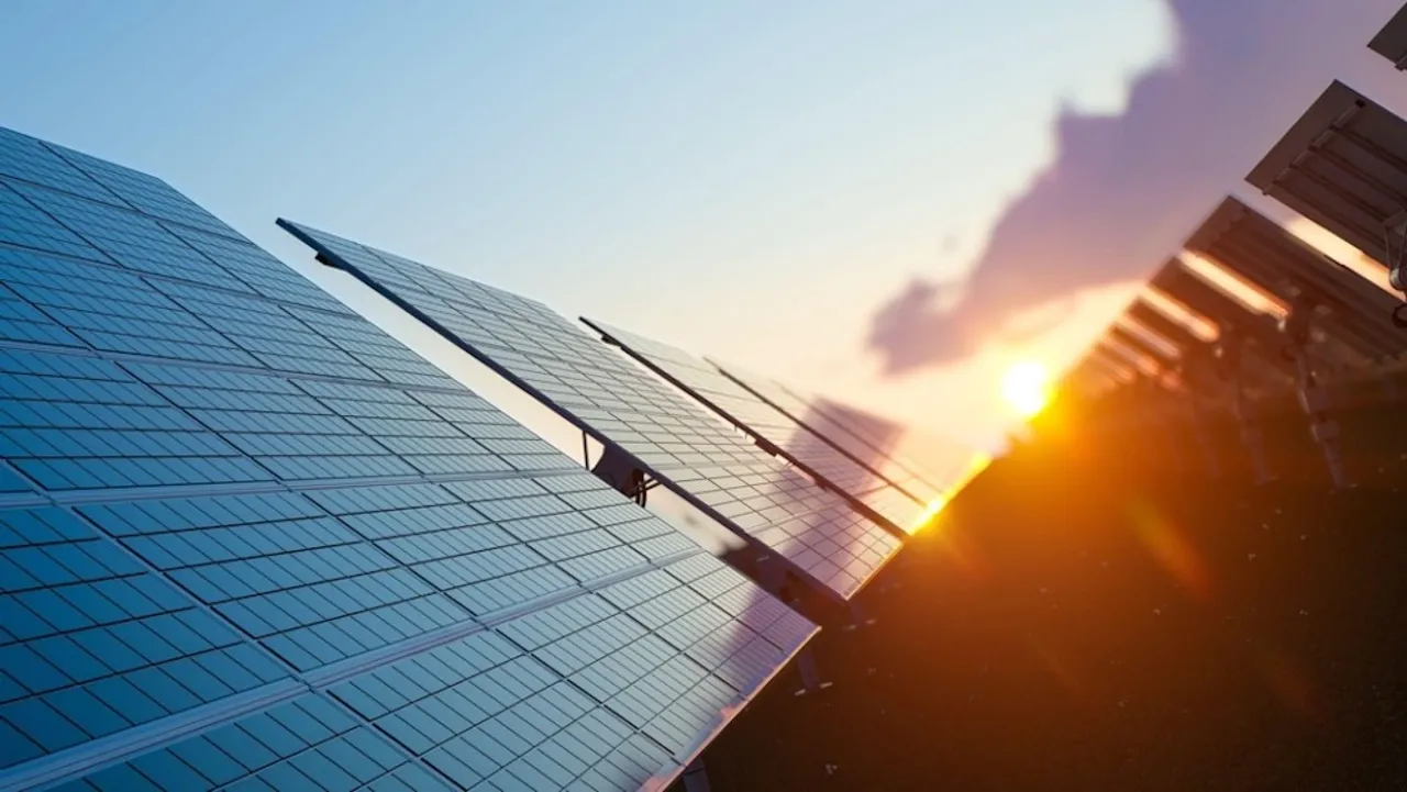 Burcot Solar Farm overcame objections to its classification as top-grade farmland, securing approval under updated UK planning policies. 