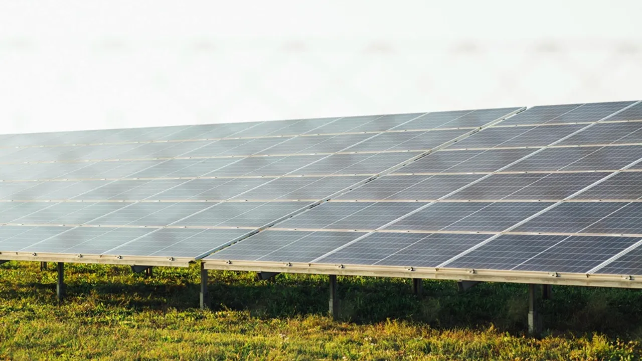 Greenvolt’s 57 MW solar plant in Hungary spanned 75 hectares and was managed by Photon Energy for full-scale operations and technical oversight.