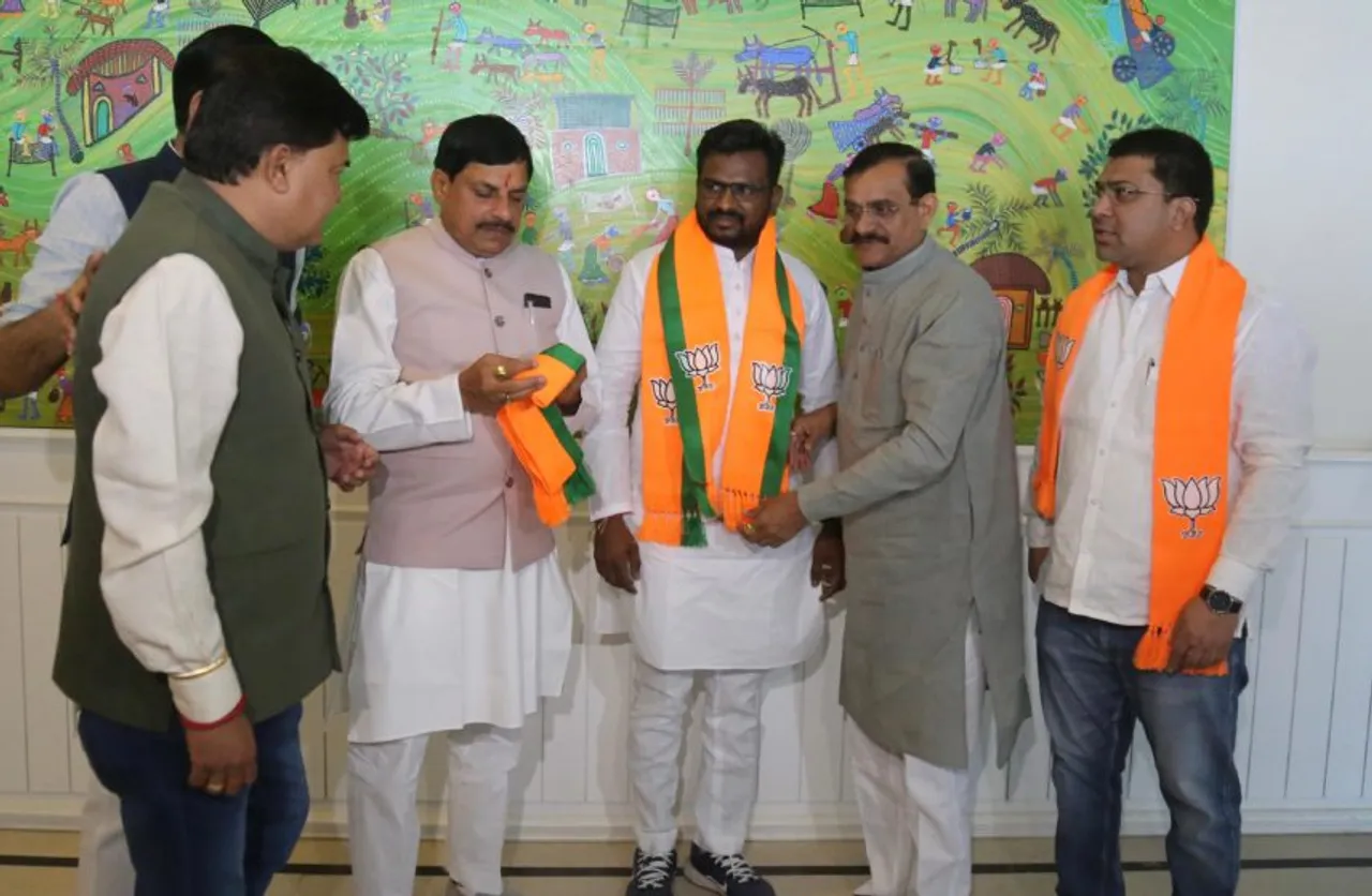 Mayor-Joins-BJP- 