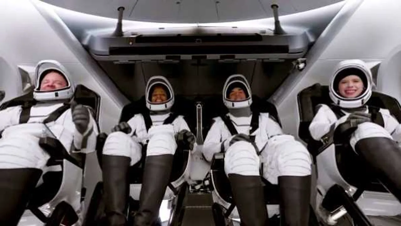 पहली बार: SpaceX ने 4 आम लोगों को अंतरिक्ष में भेजा, 575km दूर 3 दिन रहेंगे