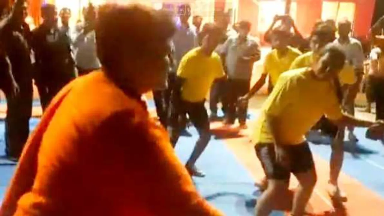 भोपाल: BJP सांसद प्रज्ञा ने कबड्डी खेली, बोलीं- देश आरएसएस के कारण सुरक्षित है