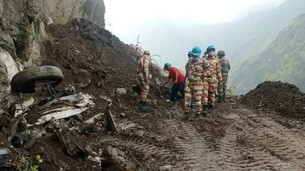 हिमाचल प्रदेश: किन्नौर में लैंडस्लाइड से दर्दनाक हादसा, 13 की मौत, रेस्क्यू जारी
