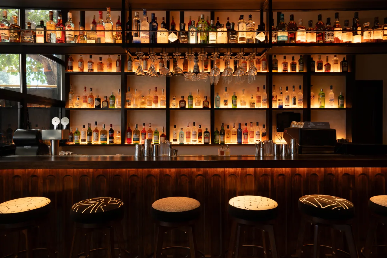 Sixteen33- Downstairs Bar