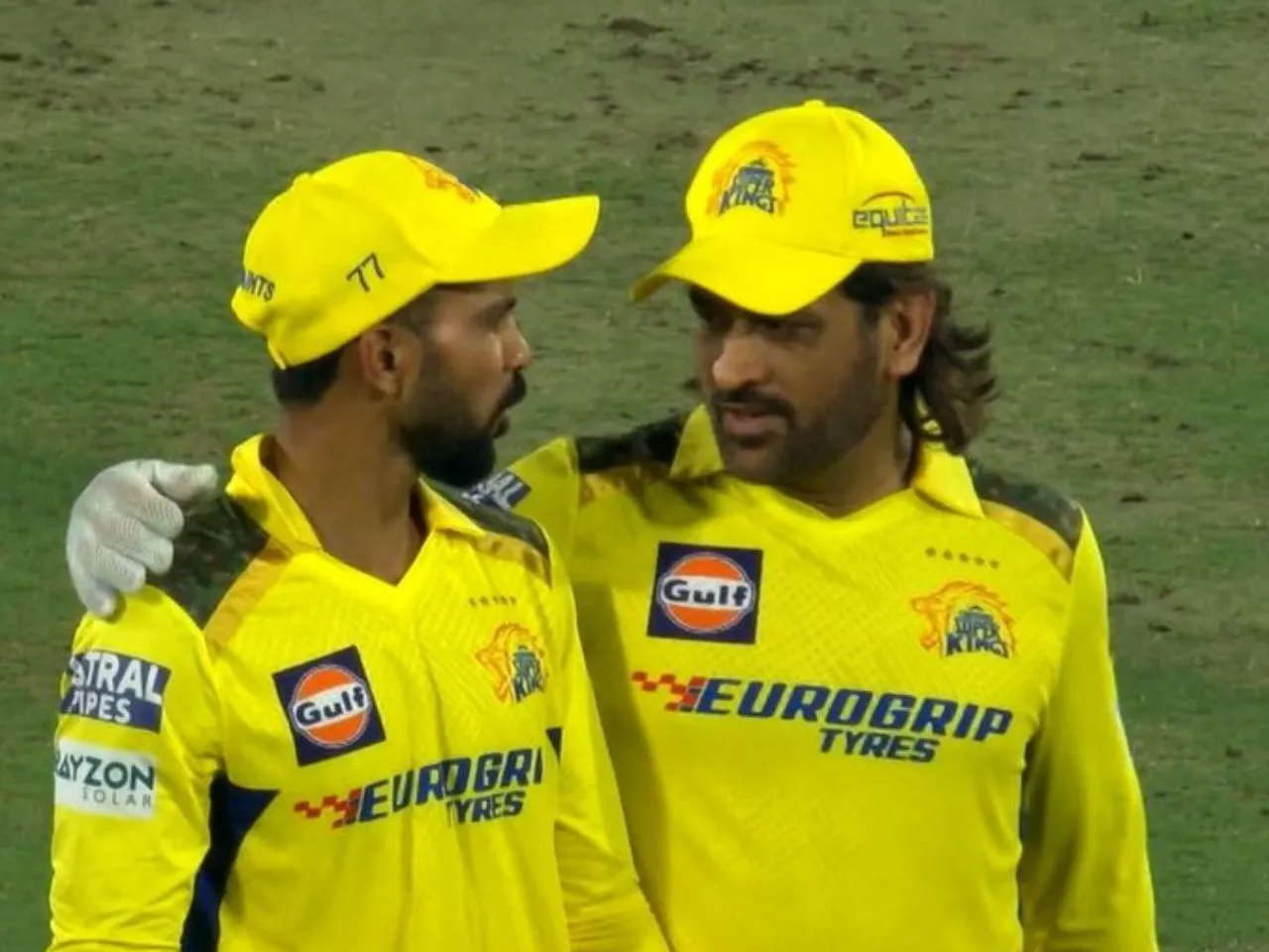 Ruturaj Gaikwad and MS Dhoni playing for CSK