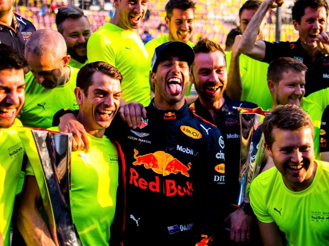 Daniel Ricciardo won the F1 2018 Chinese GP 