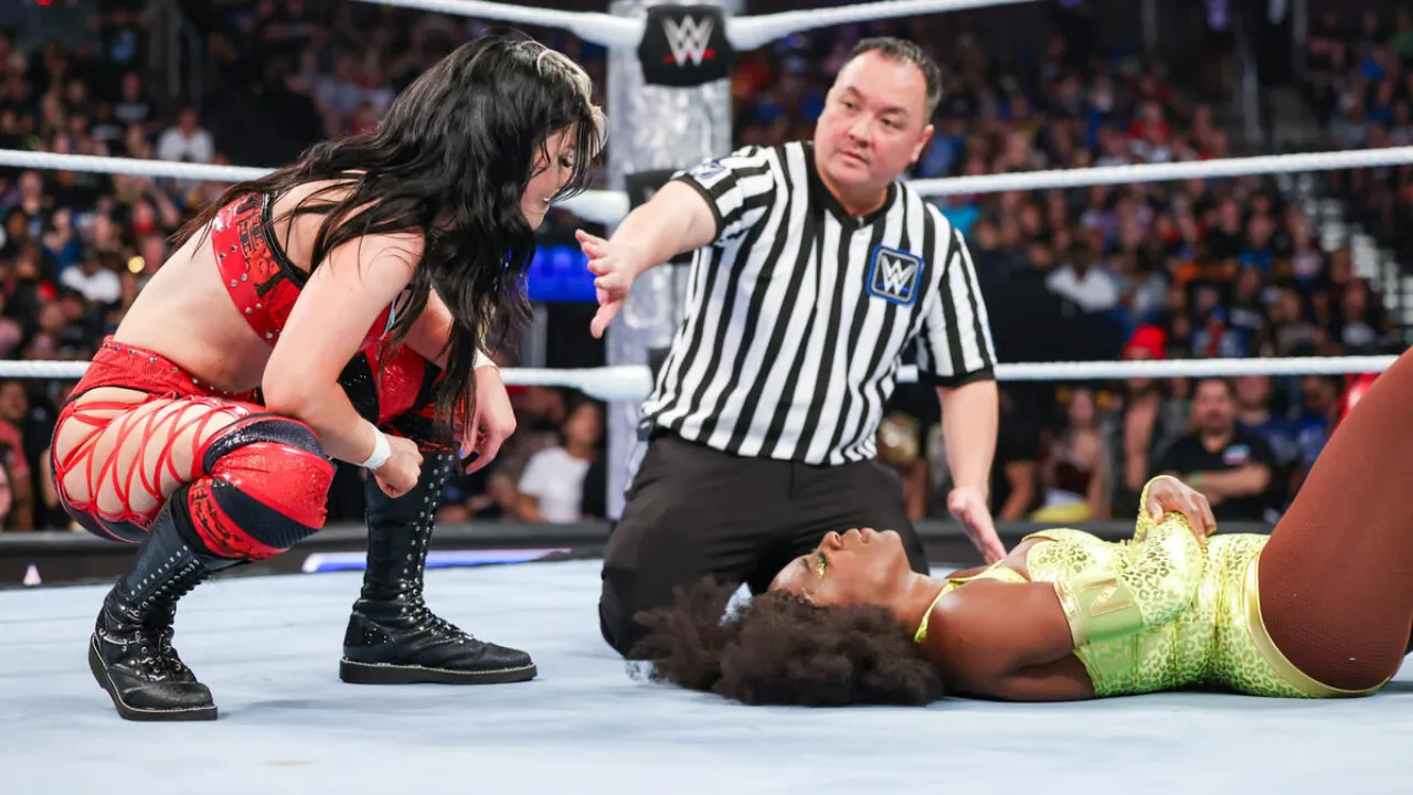 WATCH: Fans express anger as Naomi loses to 'jobber' Blair Davenport in her hometown on Smackdown