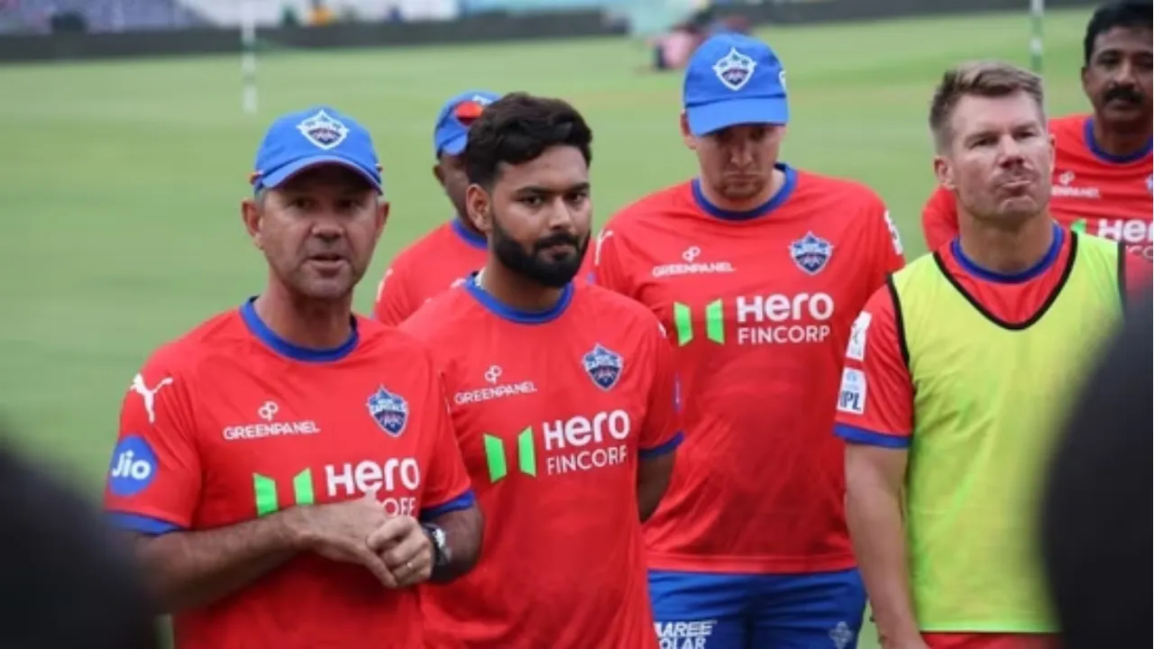 Ricky Ponting with Delhi Capitals Team (File Photo: Internet) 