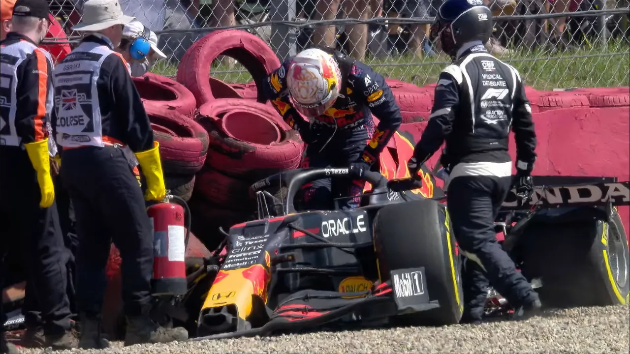 verstappen crash