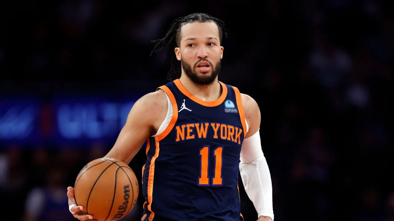 Jalen Brunson exits game 7 against Indiana Pacers with fractured hand