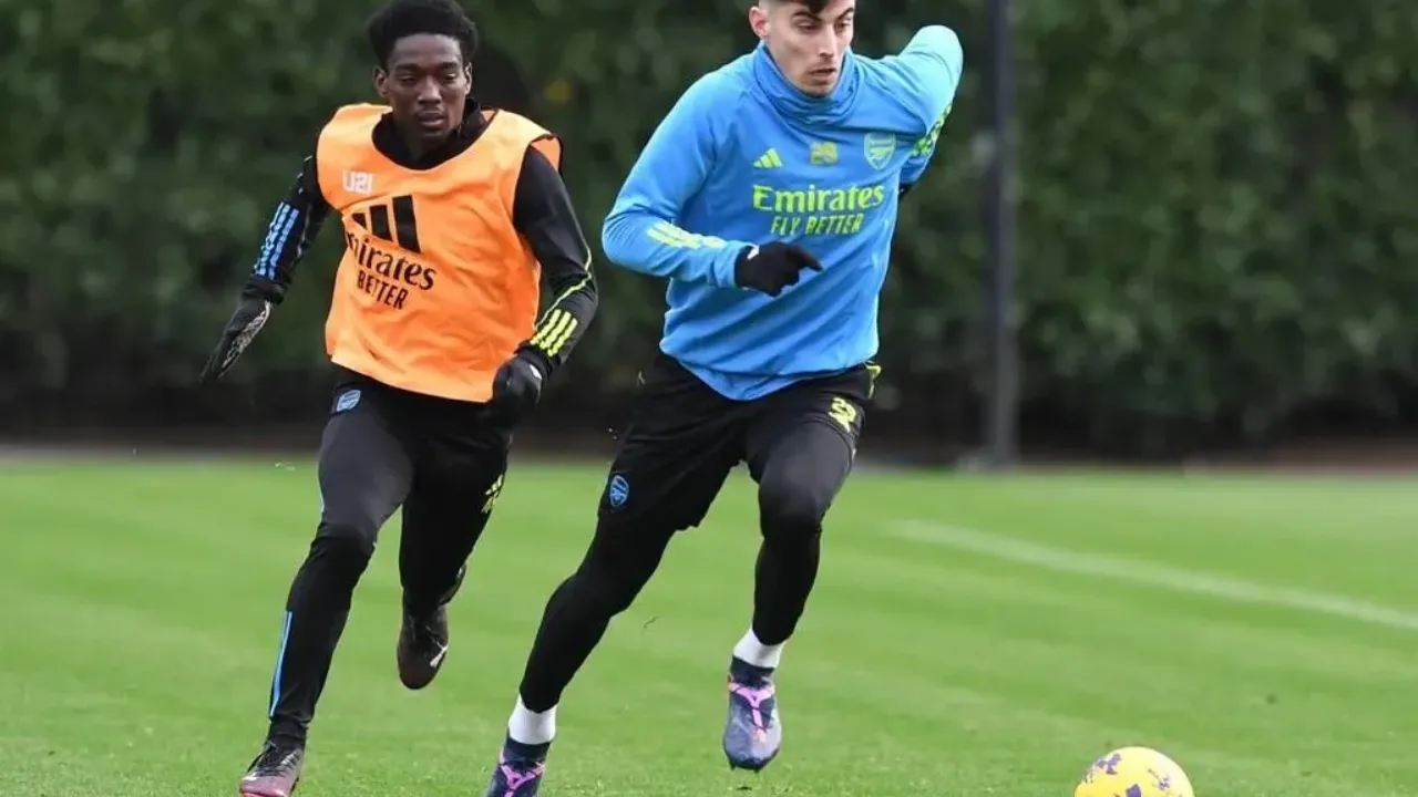 Arsenal begin contracts talks with teenage sensation Amario Cozier-Duberry