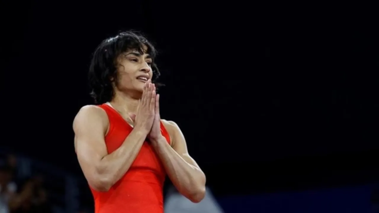 Vinesh Phogat in Gratitude after Paris Olympics Semi-Final Win (File Photo: Internet)