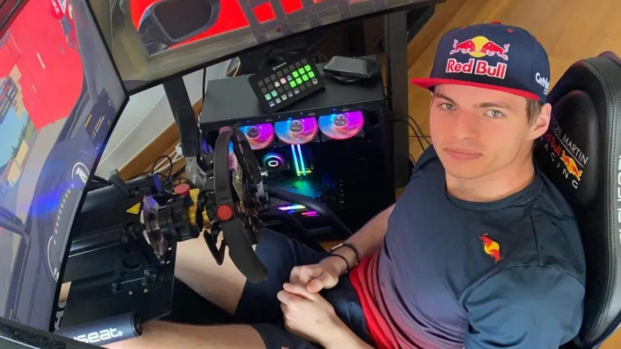 Max Verstappen gaming