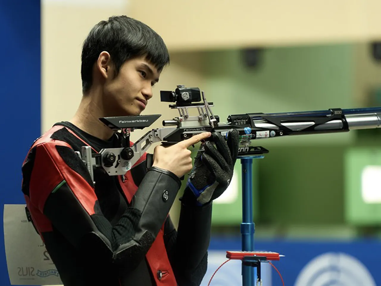 China’s Sheng, 19, breaks own world record to win 10m air rifle men title at Munich World Cup - sportzpoint.com