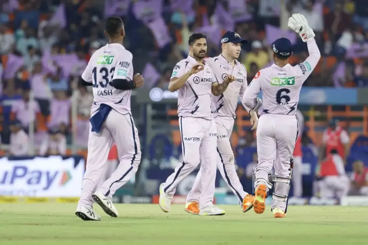 GT vs SRH | GT vs SRH: Gujarat Titans thrashed Sunrisers Hyderabad by 34 runs and booked their tickets for the playoffs | Sportz Point