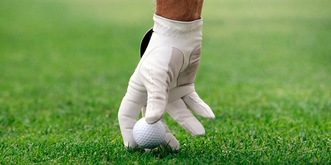 5 Must-Have Golf Accessories to Compete with the Pros | Sportz Point