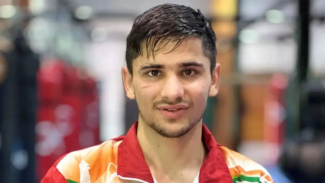 Sachin Siwach defeats , Moldova's Serghei Novac to make winning start in the World Championships | Sportz Point