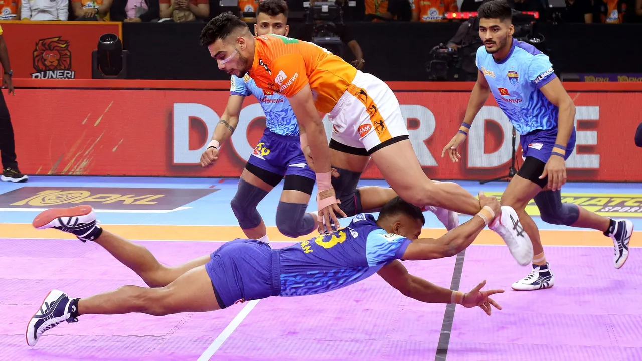 Pro Kabaddi League 2023-24: Puneri Paltan decimate table toppers Bengal Warriors in record-breaking PKL clash for home team