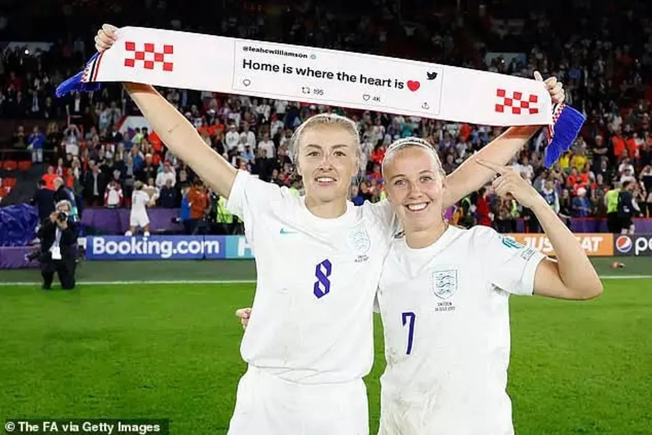 Women's Euro 2022: The Queen leads tributes to Lionesses for the Euro win