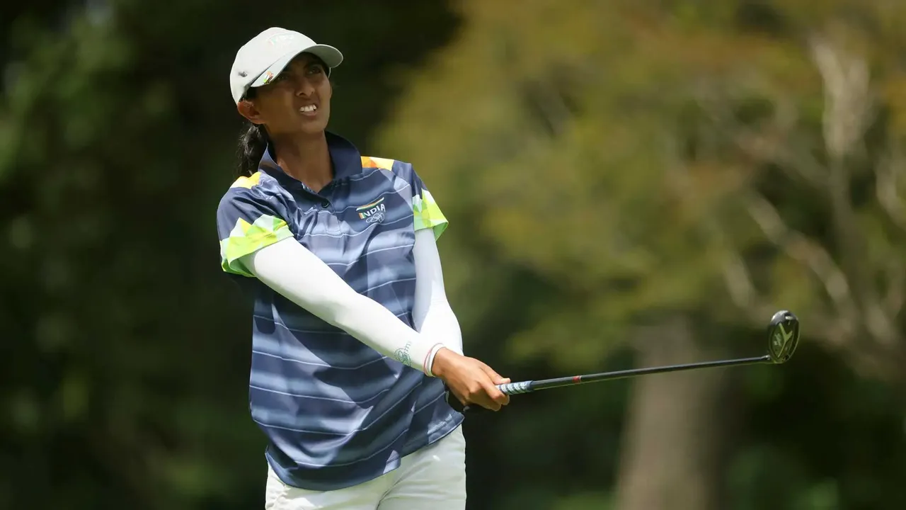 Aditi Ashok holds a one-shot lead in LA Championship | Sportz Point