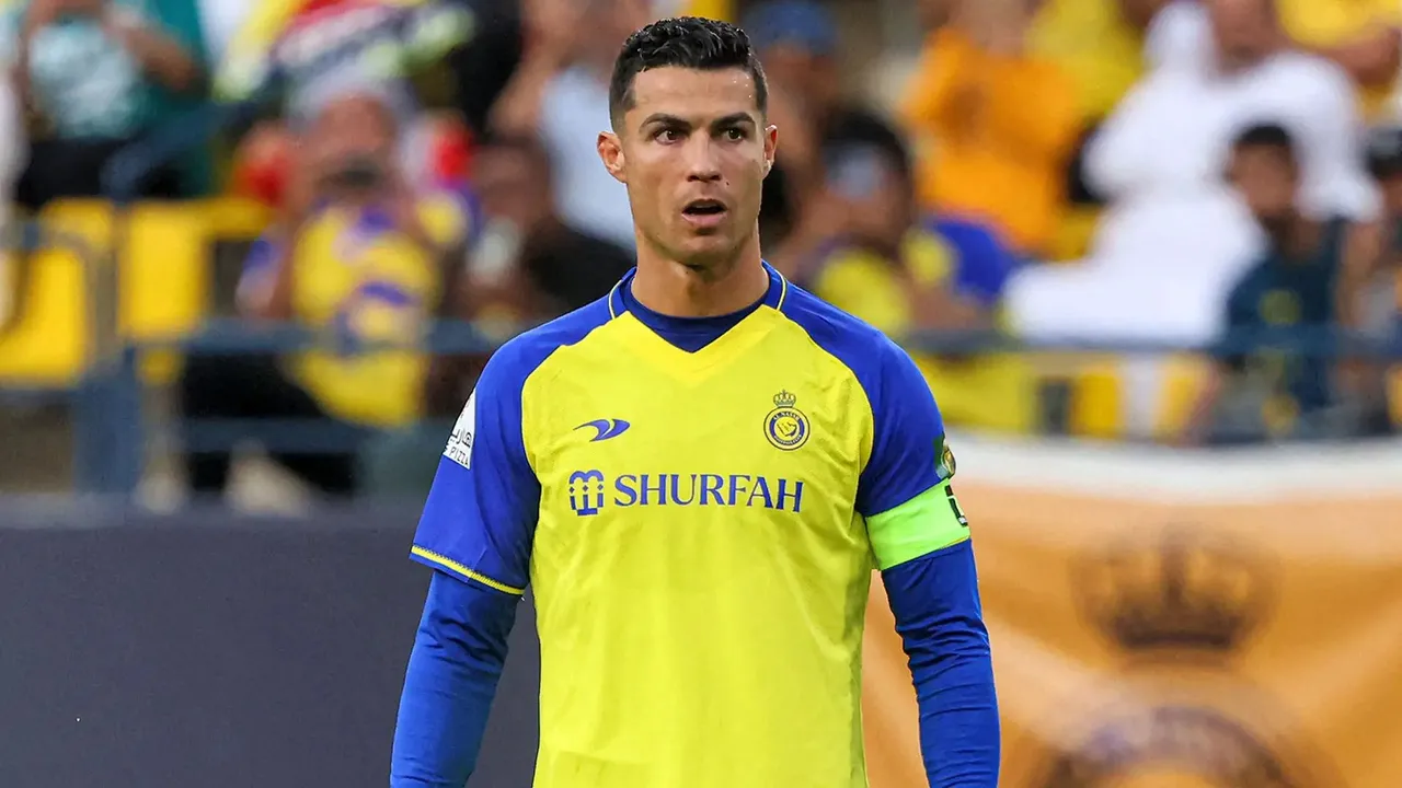 Al-Nassr | Cristiano Ronaldo Trying To convince Otavio to Al-Nassr transfer? | Sportz Point