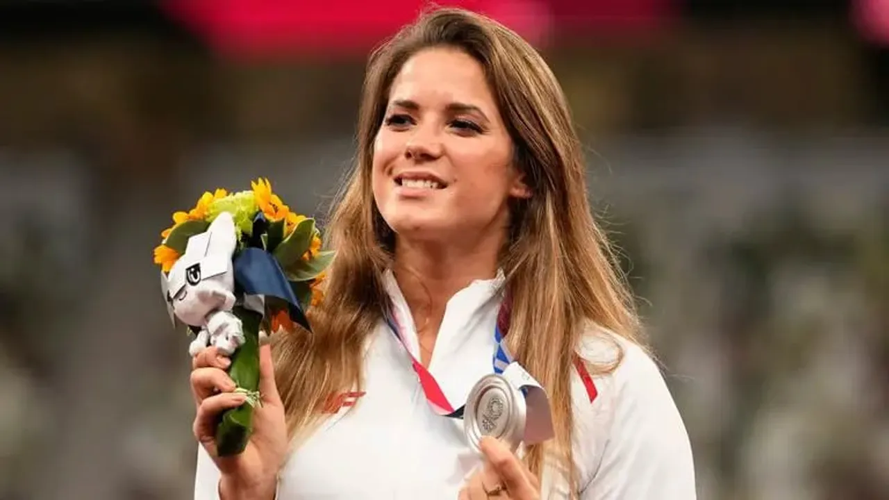 This Tokyo Olympics javelin thrower auctioned her Tokyo silver medal to raise $190,000 for a toddler's heart surgery